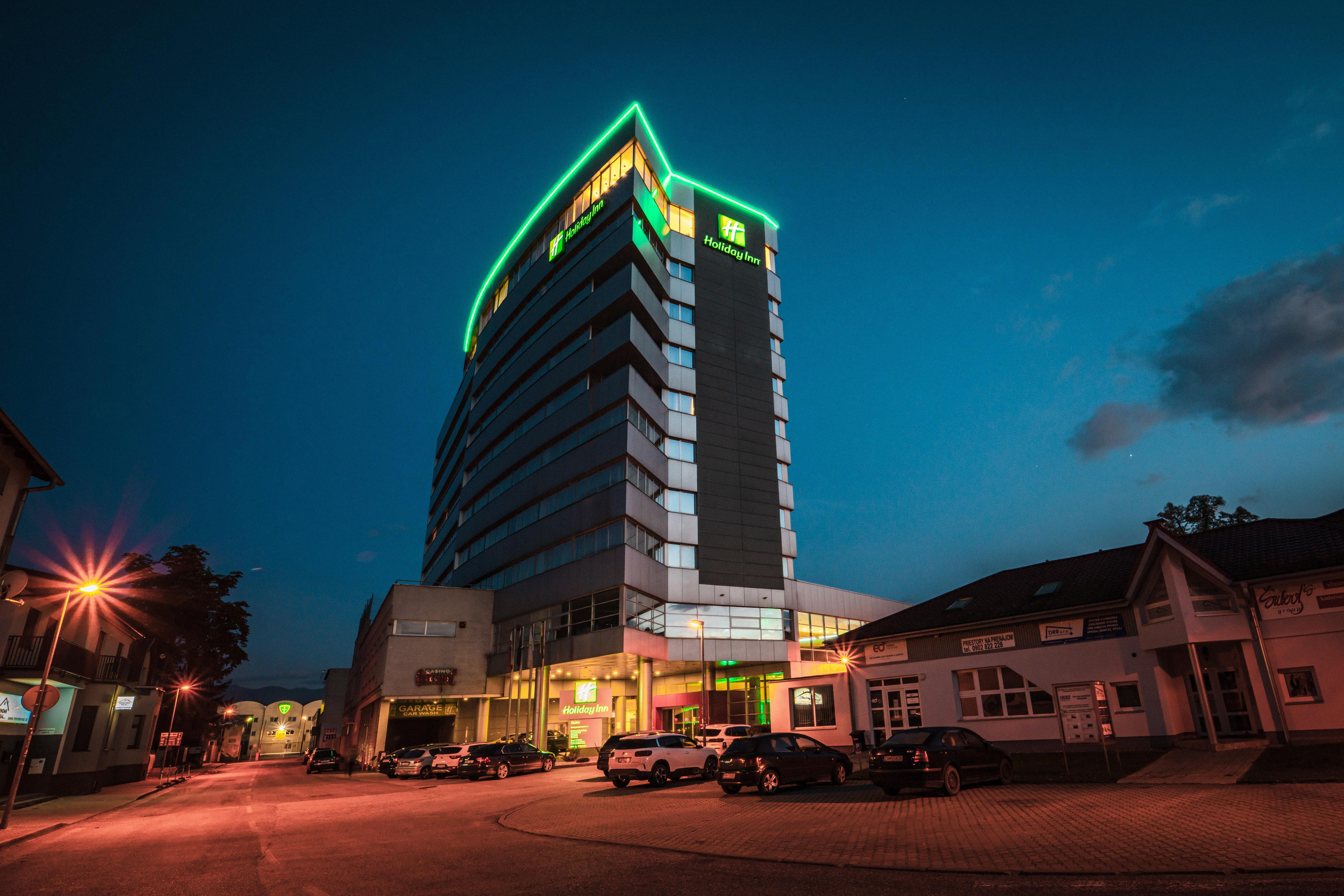 Holiday Inn Zilina, An Ihg Hotel Ngoại thất bức ảnh