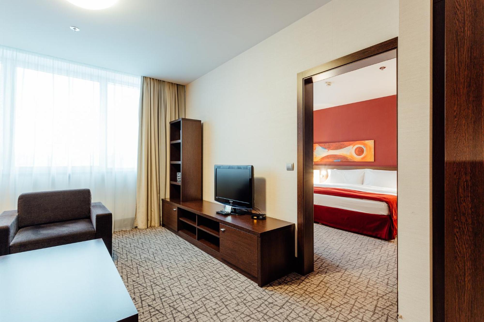 Holiday Inn Zilina, An Ihg Hotel Ngoại thất bức ảnh